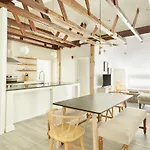 Sonder Gallery Row
