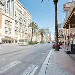 Sonder Gallery Row